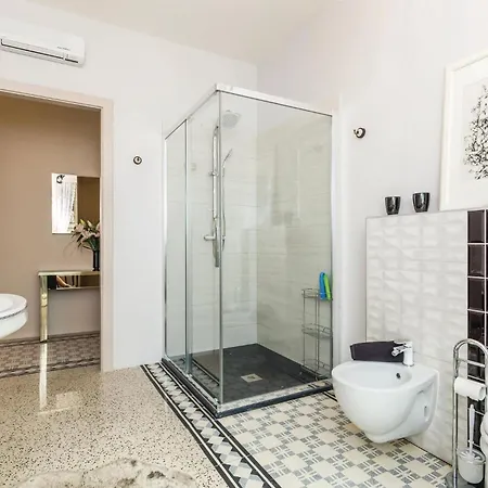 Сasa de vacaciones Amazing In With Outdoor Swimming Pool *