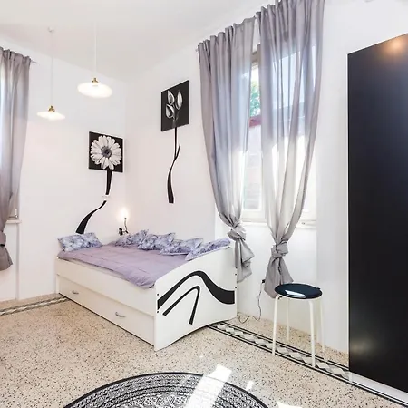 Stunning Home In Icici Icici